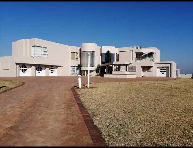 5 BEDROOM HOUSE FOR SALE IN OSLO BEACH